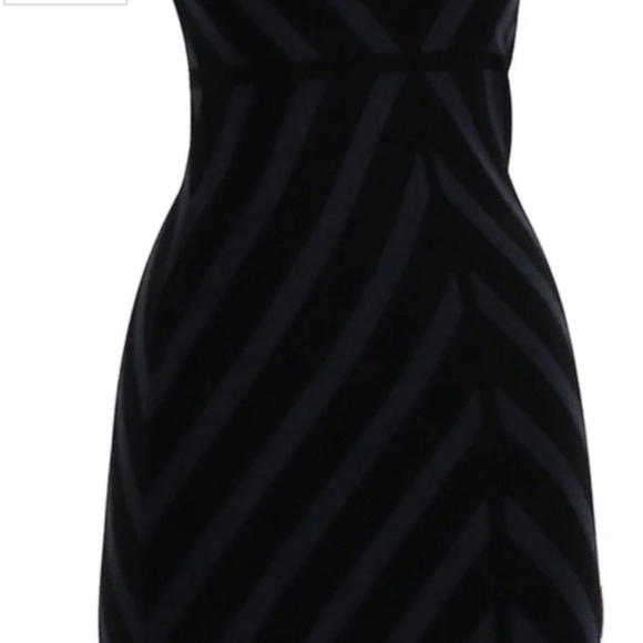 Max Studio Black Chevron Wrap Dress - Size S - Picture 7 of 9
